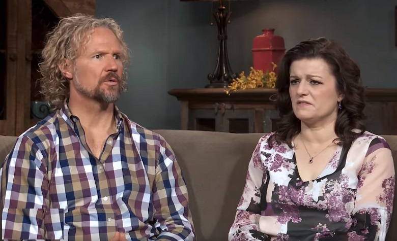 Sister Wives: Kody Brown - Robyn Brown on Couch