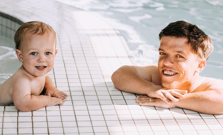 Little People Big World - Zach Roloff and Jackson Roloff in Pool