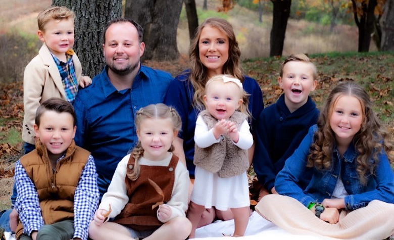 Duggar's Ex-Neighbor Claims They're Not Shocked About Josh Arrest