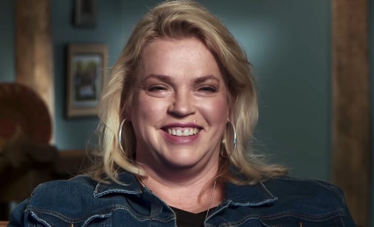 Janelle Brown 1 YouTube