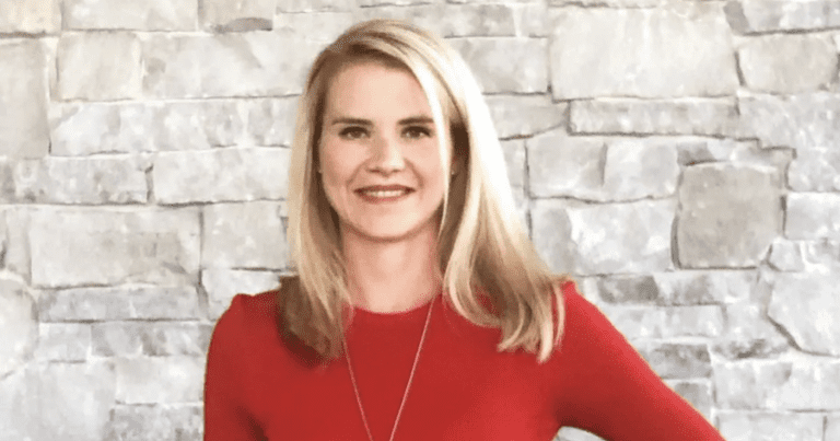 Elizabeth Smart-https://www.instagram.com/p/CTS9NEystOw/