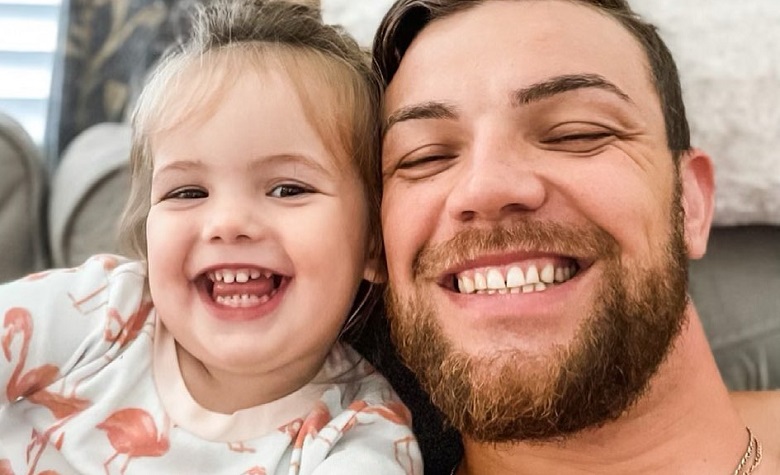 90 Day Fiance': Andrei Castravet Shares Zoo Day With Daughter Eleanor