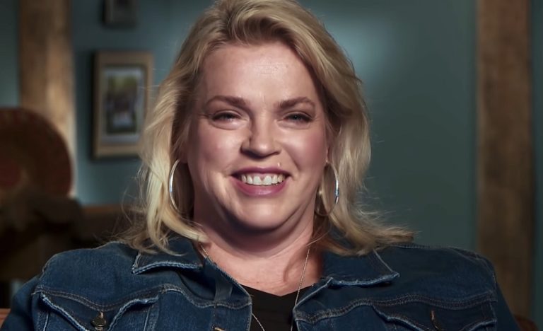 Janelle Brown 3 YouTube