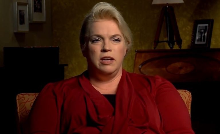 Janelle Brown 5 YouTube