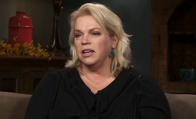 Janelle Brown 2 YouTube