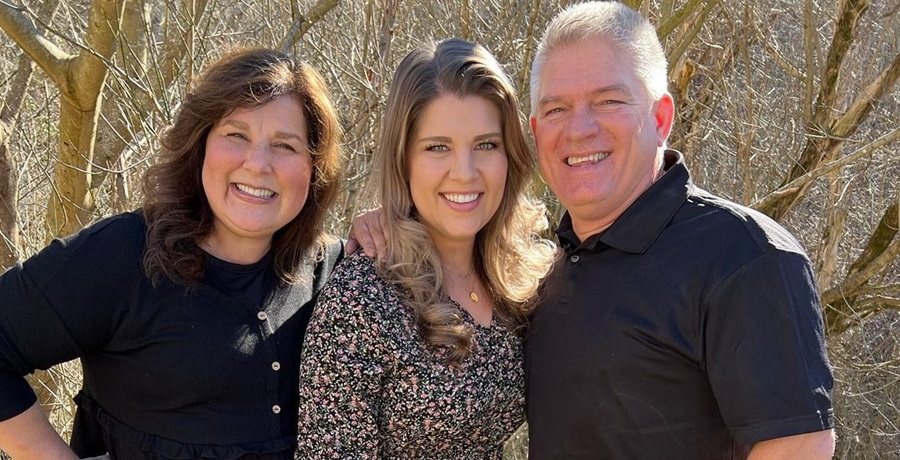 Kelly Jo Bates, Michaela Bates, Gil Bates From Bringing Up Bates, Sourced From @thebatesfam Instagram