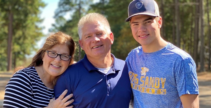 Gil & Kelly Jo Bates From Bringing Up Bates, Sourced From @thebatesfam Instagram